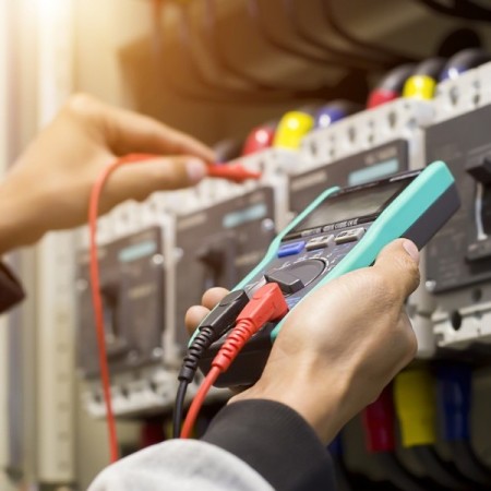 technicians inspect electrical control cabinets 2000x1000 20240821234839